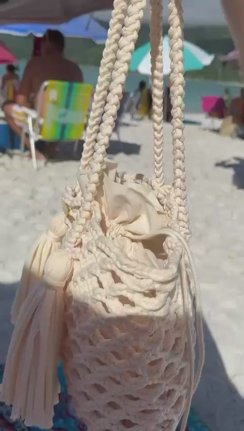 Bolsa de Tricot Detalhada Moda Praia